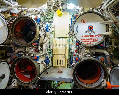 San Diego, AOÛT 2 2014 - vue intérieure du sous-marin soviétique B-39 du Musée maritime Banque D'Images