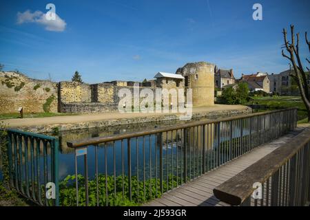 Vue sur le château de Brie Comte Robert et ses remparts en France Banque D'Images