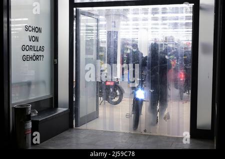 Allemagne, Hambourg, dépôt de la compagnie alimentaire et de livraison à domicile Gorillas, qui est commandé en ligne et fourni par le service de coursier de vélo aux clients à la maison Banque D'Images