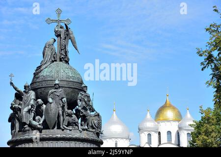 La cathédrale de Sofia et le monument du millénaire de la Russie à Krasnodar Banque D'Images