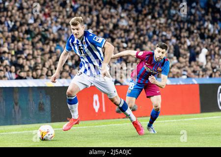 Saint-Sébastien, Espagne. 21st avril 2022. La Liga Spanish la Liga football Match Real Sociedad vs FC Barcelona au stade Reale Arena, San Sebastian 21 avril 2022. Alexander Sorloth et Jordi Alba 900/Cormon Press Credit: CORMON PRESS/Alay Live News Banque D'Images