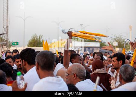 Les pèlerins se bousculaient dans la région d'Arafat pendant la saison du Hajj à Makkah, en Arabie Saoudite Banque D'Images