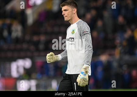 Burnley, Royaume-Uni. 21st avril 2022. Nick Pope #1 de Burnley célèbre leur victoire de 2-0 à Burnley, Royaume-Uni, le 4/21/2022. (Photo de Craig Thomas/News Images/Sipa USA) crédit: SIPA USA/Alay Live News Banque D'Images