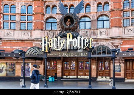 Harry Potter et The Cursed Child au Cambridge Theatre dans le West End, Londres, Royaume-Uni Banque D'Images