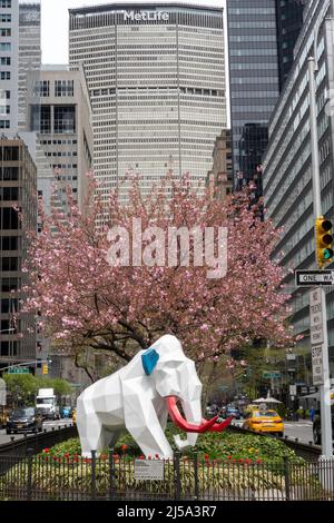 L'installation d'Idriss B de créatures animales fantasques est exposée à Murray Hill jusqu'en février 2023, à New York, aux États-Unis Banque D'Images