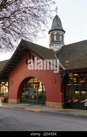 Le 1890 Neo-roman Wheeling City Centre Market Building est inscrit au registre national des lieux historiques et fait également partie de la place du marché du Centre Banque D'Images