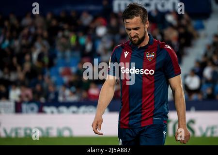 Valence, Espagne, 21 avril 2022. L'avant de Levante Jorge Miramon pendant le match de la Liga entre Levante ud vs Sevilla FC photo par Jose Miguel Fernandez /Alamy Live News ) Banque D'Images