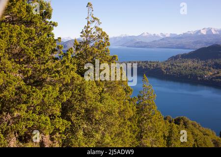 Lacs Nahuel Huapi et montagne Campanario Banque D'Images