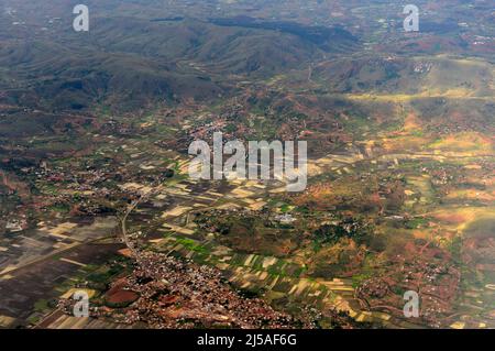 Vue aérienne des zones rurales de Madagascar. Comme vu de dessus. Banque D'Images