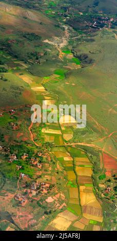 Vue aérienne des zones rurales de Madagascar. Comme vu de dessus. Banque D'Images