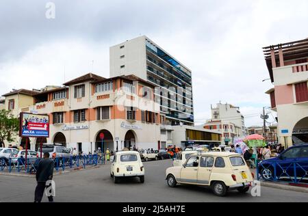 Un taxi Renault 4 à Antananarivo, Madagascar. Banque D'Images