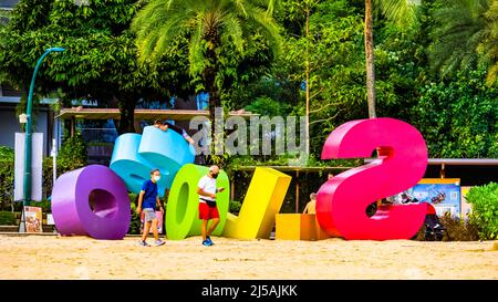 Panneau de plage de Siloso au coucher du soleil, Sentosa, Singapour. Banque D'Images