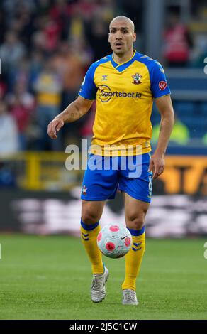 Burnley, Royaume-Uni. 21st avril 2022. Oriol Romeu de Southampton lors du match de la Premier League à Turf Moor, Burnley. Crédit photo devrait se lire: Andrew Yates / Sportimage crédit: Sportimage / Alay Live News Banque D'Images