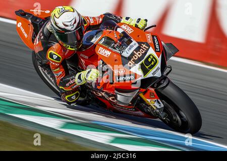 Assen, pays-Bas. 22nd avril 2022. 22nd avril 2022. Assen, pays-Bas. 2022-04-22 10:41:24 ASSEN - Alvaro Bautista (ESP) sur son Ducati pendant la pratique libre pour le Championnat du monde de Superbike à TT circuit Assen. ANP VINCENT JANNINK pays-bas - belgique Out crédit: ANP/Alay Live News crédit: ANP/Alay Live News Banque D'Images