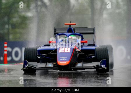 Enzo Trulli de Carlin lors d'une session de Formule 3 de la FIA du Grand Prix Emilia Romagna au circuit Autodromo Internazionale Enzo e Dino Ferrari en Italie, mieux connu sous le nom d'Imola. Date de la photo: Vendredi 22 avril 2022. Banque D'Images