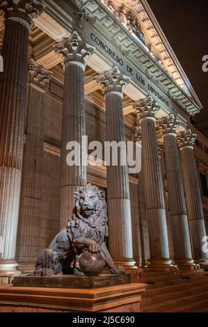 Le Congrès des députés est la chambre basse des Cortes générales, branche législative de l'Espagne. Le Congrès se réunit au Palais du Parlement à Banque D'Images