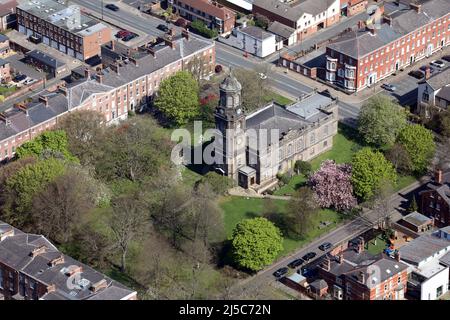 Vue aérienne de l'église St Johns, Wakefield, West Yorkshire Banque D'Images