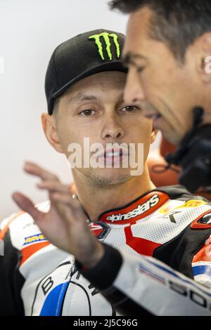 Assen, pays-Bas. 22nd avril 2022. 22nd avril 2022. Assen, pays-Bas. ASSEN - Michael van der Mark (NED) dans la boîte de pot de BMW pendant la pratique libre pour le Championnat du monde de Superbike à TT circuit Assen. ANP VINCENT JANNINK crédit: ANP/Alay Live News crédit: ANP/Alay Live News Banque D'Images