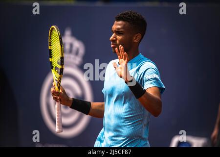 Barcelone, Espagne. 22nd avril 2022. Barcelone, . 22 avril, 2022: FELIX AUGER-ALIASSIME (CAN) réagit pendant le match contre Frances Tiafoe (USA) au jour 5 du 'Barcelona Open Banc Sabadell' 2022 crédit: Matthias Oesterle/Alay Live News Banque D'Images