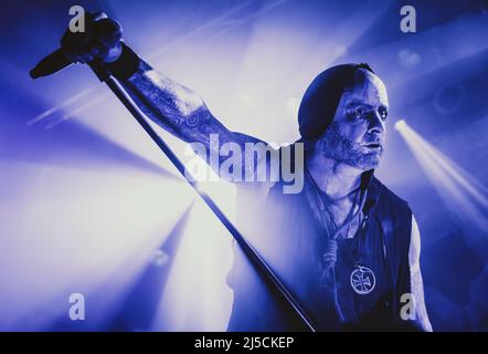 Copenhague, Danemark. 21st avril 2022. Le groupe irlandais Primordial de métal extrême joue un concert à Pumpehuset à Copenhague. Ici, le chanteur Alan Averill a.k.a. A.A. Nemtheanga est vu en direct sur scène. (Crédit photo : Gonzales photo/Alamy Live News Banque D'Images