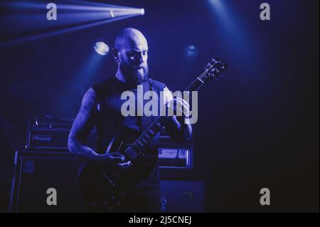 Copenhague, Danemark. 21st avril 2022. Le groupe irlandais Primordial de métal extrême joue un concert à Pumpehuset à Copenhague. Ici, le chanteur Alan Averill a.k.a. A.A. Nemtheanga est vu en direct sur scène. (Crédit photo : Gonzales photo/Alamy Live News Banque D'Images