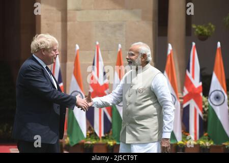 22 avril 2022, New Delhi, Inde: Le Premier ministre britannique Boris Johnson avec son homologue indien Narendra Modi avant leurs entretiens à la Maison d'Hyderabad. Boris Johnson est en visite de deux jours en Inde. (Credit image: © Sondeep Shankar/Pacific Press via ZUMA Press Wire) Banque D'Images