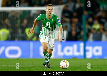 Sergio Canales de Real Betis lors du match de la Liga entre Real Betis et Elche CF a joué au stade Benito Villamarin le 19 avril 2022 à Séville, Espagne. (Photo par Antonio Pozo / PRESSINPHOTO) Banque D'Images