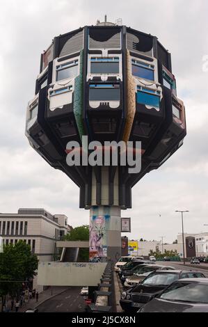 11 juin 2019, Berlin, Allemagne, Europe - le fameux Bierpinsel situé dans la Schlossstrasse, dans le quartier berlinois de Steglitz, avec son ancien restaurant tour, est un bâtiment de 47 mètres de haut à l'architecture pop futuriste 1970s conçu par le duo d'architectes berlinois Schueler-Witte. [traduction automatique] Banque D'Images