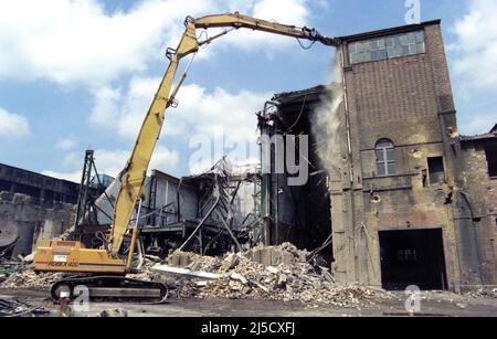 Bitterfeld, DEU, 07/09/1997 - démolition d'une usine chimique à Bitterfeld. [traduction automatique] Banque D'Images