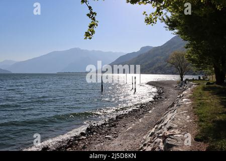 Le niveau d'eau du lac de Côme est bas Banque D'Images