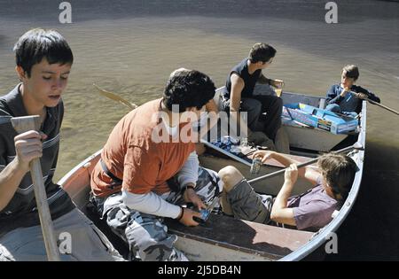 Mean Creek année : 2004 USA Directeur : Jacob Estes Ryan Kelley, Josh Peck, Scott Mechlowicz, Rory Culkin, Trevor Morgan Banque D'Images