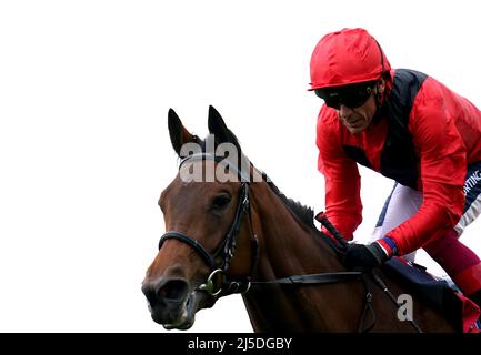 Emily Upjohn, criée par le jockey Frankie Dettori, remporte les enjeux Novice de Nordooff Robbins Charlie Watts Memorial Fillies à l'hippodrome de Sandown Park, Esher. Date de la photo: Vendredi 22 avril 2022. Banque D'Images