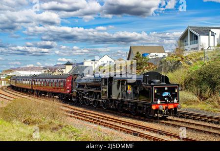 MALLAIG SCOTLAND WEST HIGHLAND TRAIN À VAPEUR JACOBITE AU TERMINUS DE LA GARE Banque D'Images