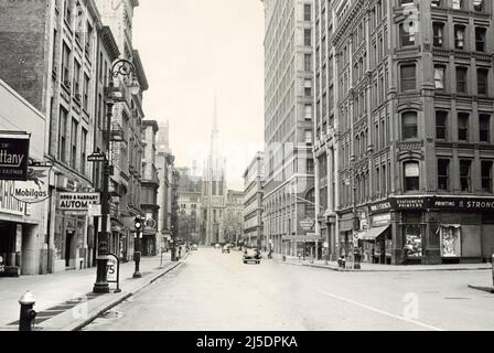 Broadway et Astor place en direction du nord, New York City, New York, États-Unis, Angelo Rizzuto, Collection Anthony Angel, septembre 1952 Banque D'Images