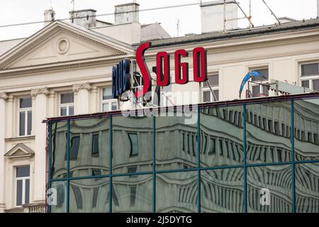 Varsovie, Voïvodeship de Masovian, Pologne. 4th mars 2022. La pancarte Sogo Night Club vue sur son club de Varsovie. (Credit image: © Karol Serewis/SOPA Images via ZUMA Press Wire) Banque D'Images