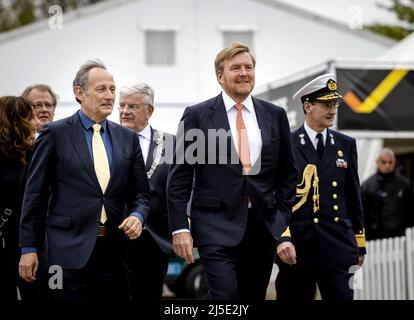 La Haye, pays-Bas. 22nd avril 2022. 2022-04-22 19:27:04 LA HAYE - Mart de Kruif, le maire Jan van Zanen et le roi Willem-Alexander (de gauche à droite) le dernier jour des Jeux Invictus. ANP SEM VAN DER WAL pays-bas Out - belgique Out crédit: ANP/Alay Live News Banque D'Images