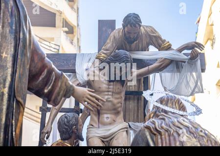 Détail du visage de Jésus-Christ dans le trône ou plate-forme de Descendimiento (descente) en procession par les rues étroites de la ville. Mise au point douce d Banque D'Images