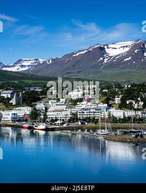 Vue sur la ville d'Akureyri, Islande Banque D'Images