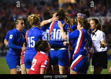 Jessy Trémoulière, en France, après avoir fait une tentative lors du match des six nations des femmes TikTok au parc d'armes de Cardiff. Date de la photo: Vendredi 22 avril 2022. Banque D'Images