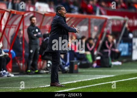 Pays-Bas. 22nd avril 2022. ENSCHEDE - entraîneur Henk Fraser de Sparta Rotterdam lors du match néerlandais Eredivisie entre le FC Twente et Sparta Rotterdam au stade de Grolsch Veste le 22 avril 2022 à Enschede, pays-Bas. ANP VINCENT JANNINK crédit: ANP/Alay Live News Banque D'Images