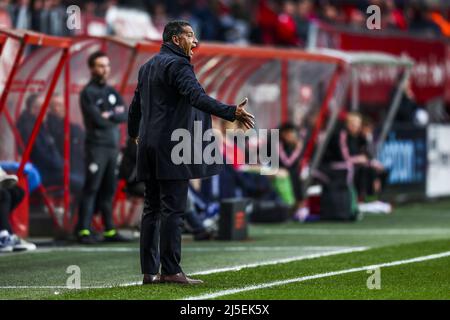 Pays-Bas. 22nd avril 2022. ENSCHEDE - entraîneur Henk Fraser de Sparta Rotterdam lors du match néerlandais Eredivisie entre le FC Twente et Sparta Rotterdam au stade de Grolsch Veste le 22 avril 2022 à Enschede, pays-Bas. ANP VINCENT JANNINK crédit: ANP/Alay Live News Banque D'Images