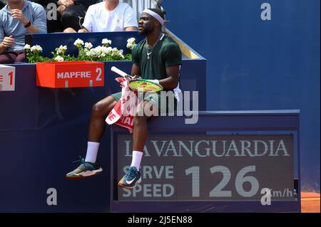 Barcelone, Espagne. 22nd avril 2022. BARCELONE, ESPAGNE - AVRIL 22: Frances Tiafoe des États-Unis dans son match contre Felix Auger Aliassime du Canada pendant l'Open de Barcelone Banc Sabadell, Trophée Conde de Godo au Real Club de Tenis Barcelone le 22 avril 2022 à Barcelone, Espagne (photo de Gerard Franco/Orange Pictures) crédit: Orange pics BV/Alay Live News Banque D'Images