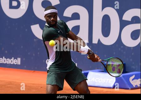 Barcelone, Espagne. 22nd avril 2022. BARCELONE, ESPAGNE - AVRIL 22: Frances Tiafoe des États-Unis dans son match contre Felix Auger Aliassime du Canada pendant l'Open de Barcelone Banc Sabadell, Trophée Conde de Godo au Real Club de Tenis Barcelone le 22 avril 2022 à Barcelone, Espagne (photo de Gerard Franco/Orange Pictures) crédit: Orange pics BV/Alay Live News Banque D'Images