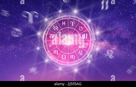 Signes astrologiques du zodiaque à l'intérieur du cercle de l'horoscope. Astrologie, connaissance des étoiles dans le ciel sur la voie laiteuse et la lune. La puissance de l'univers Banque D'Images