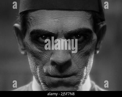 Boris Karloff dans la momie comme Ardath Bey, Imhotep regardant dans la caméra - Karl Freund - 1932 Banque D'Images