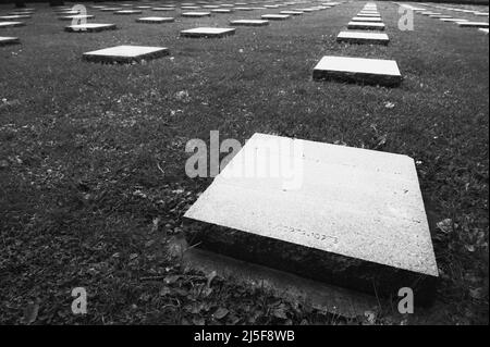 Yper, Belgique - 7 août 2021. Détail des monuments de guerre du cimetière de Langemark. Langemark est le plus célèbre cimetière allemand de la première guerre mondiale en Belgique. Banque D'Images