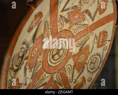 Exposition temporaire de la culture du cercle au musée de l'Université de Pennsylvanie. Pièces trouvées dans le Burial 11 de Sitio Conte Banque D'Images