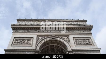 Paris : Détails de l'Arc de Triomphe de l'Etoile, l'un des monuments les plus célèbres de Paris à la fin des champs Elysées Banque D'Images