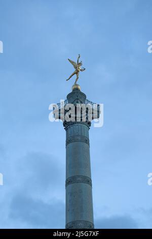 Paris, France : juillet colonne de la place de la Bastille, place où la prison de la Bastille était autrefois avant sa destruction pendant la Révolution française Banque D'Images