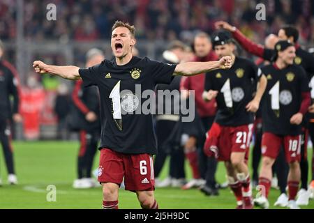 Munich, Allemagne. 23rd avril 2022. Joshua KIMMICH (FC Bayern Munich), jubilation, joie, enthousiasme, champion allemand, championnat. Football 1st saison Bundesliga 2021/2022, 31.match, matchday31. FC Bayern Munich-Borussia Dortmund 3-1 le 9th avril 2022, ALLIANZARENA Munich. Credit: dpa/Alay Live News Banque D'Images